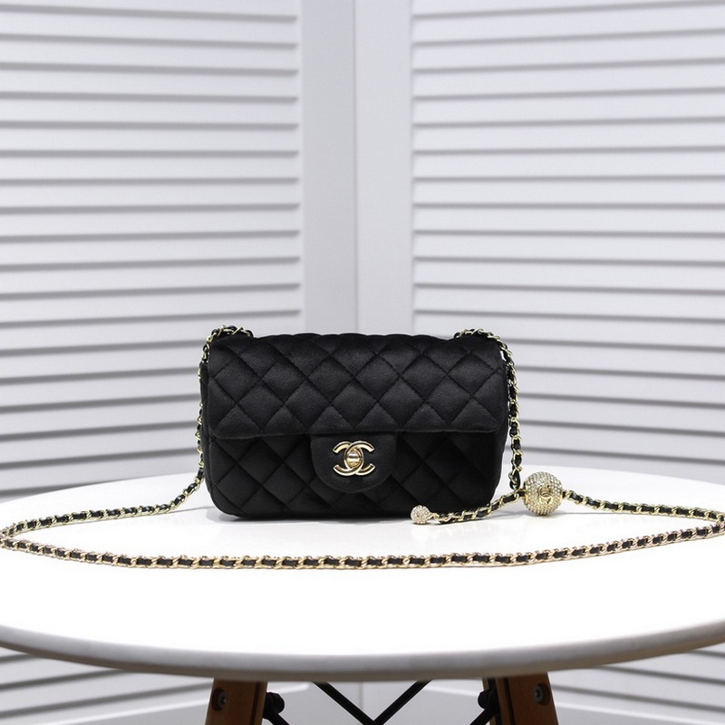 Chanel Handbags 850